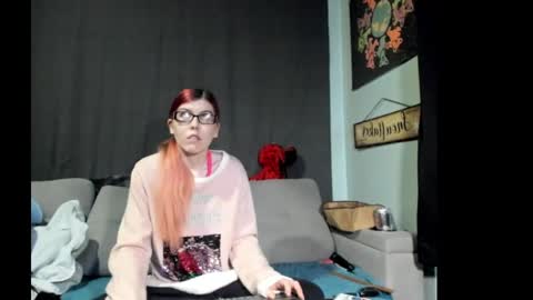 roxihazeleyes online show from September 2025 07:54:01 AM