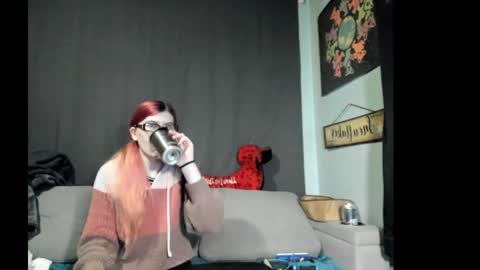 roxihazeleyes online show from September 2025 07:43:01 AM