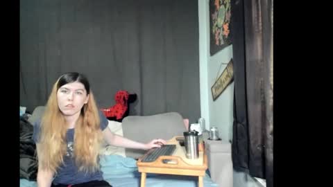 roxihazeleyes online show from March 2026 02:22:02 PM