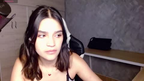 roxxi_2110 online show from March 2026 07:47:01 AM