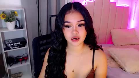 Snapshot of roxxy_blossom chatting on November 2025 05:31:02 AM roxxy_blossom online show from November 2025 05:31:02 AM