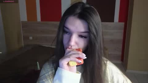 Snapshot of roxy_dark chatting on February 2026 05:28:01 PM Roxy online show from February 2026 05:28:01 PM