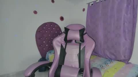 Roxy online show from December 2025 03:34:01 AM