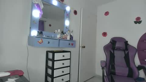 Roxy online show from April 2026 02:11:02 AM