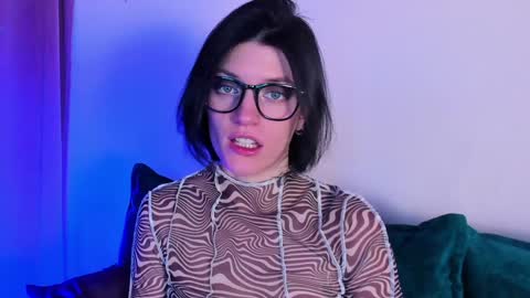 roxy_riot_ online show from February 2025 07:29:01 AM