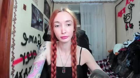 Snapshot of roxy_silver chatting on October 2025 09:46:02 PM Roxy online show from October 2025 09:46:02 PM