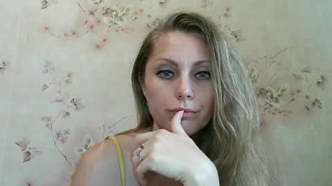 Snapshot of roxyfox18x01 chatting on July 2026 08:38:02 AM roxyfox18x01 online show from July 2026 08:38:02 AM