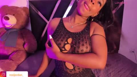 Snapshot of roxyjordan chatting on September 2025 11:12:02 AM Roxxy Queen online show from September 2025 11:12:02 AM