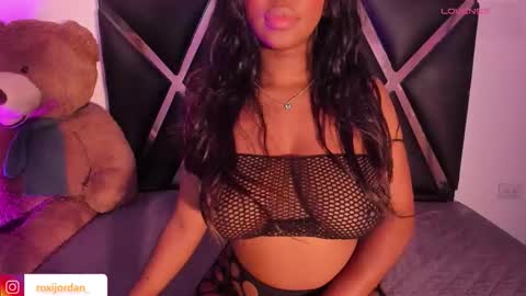 Snapshot of roxyjordan chatting on September 2025 10:51:01 AM Roxxy Queen online show from September 2025 10:51:01 AM