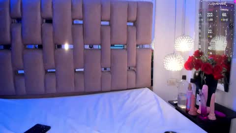 roxylicious_ online show from March 2025 11:16:02 PM