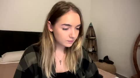 Roxy online show from April 2026 01:45:02 PM