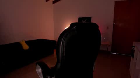 Snapshot of roxyy_x chatting on February 2026 10:36:01 PM val online show from February 2026 10:36:01 PM