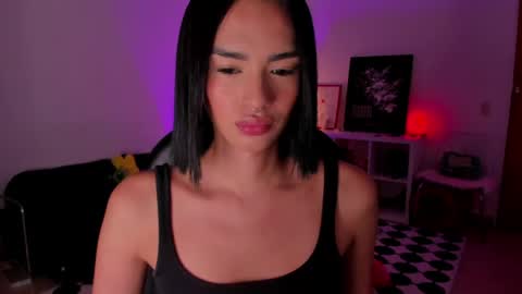 Snapshot of roxyy_x chatting on April 2026 02:31:01 AM val online show from April 2026 02:31:01 AM