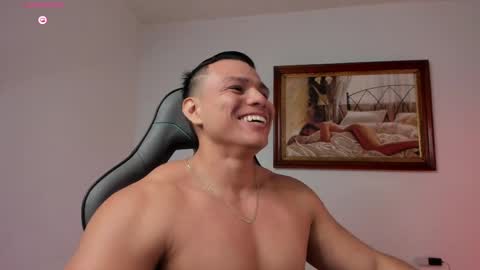 Snapshot of roy__constance chatting on May 2026 05:14:02 AM Roy Constance online show from May 2026 05:14:02 AM
