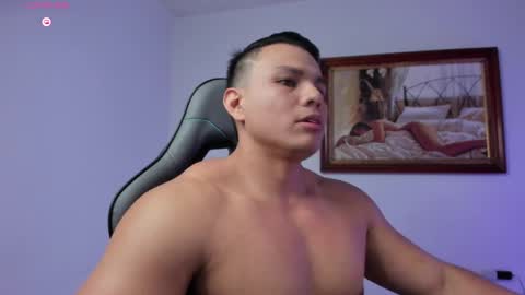 Snapshot of roy__constance chatting on May 2026 04:20:02 AM Roy Constance online show from May 2026 04:20:02 AM