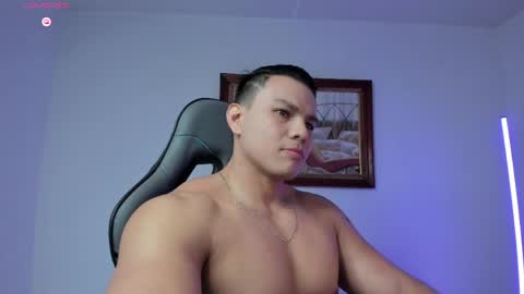 Snapshot of roy__constance chatting on May 2026 03:35:02 AM Roy Constance online show from May 2026 03:35:02 AM