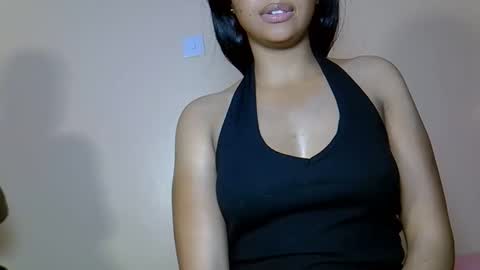 Snapshot of royalseductress chatting on March 2026 10:05:01 PM royalseductress online show from March 2026 10:05:01 PM