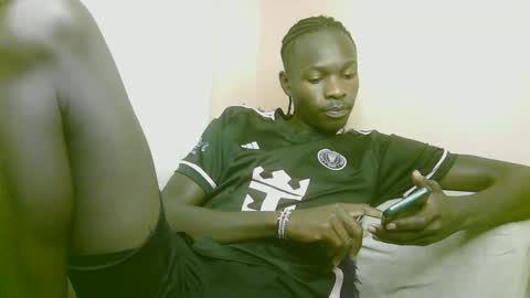 Snapshot of royalty254 chatting on April 2026 07:28:01 AM royalty254 online show from April 2026 07:28:01 AM