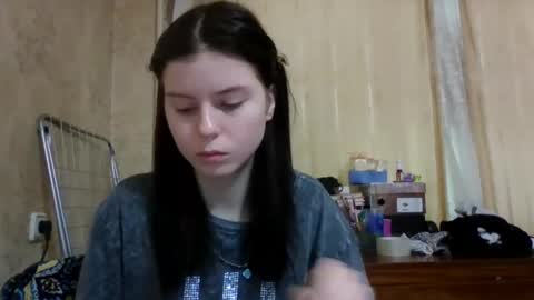 Snapshot of royalvelour chatting on June 2026 10:42:02 AM royalvelour online show from June 2026 10:42:02 AM