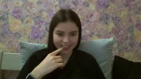 Snapshot of royalvelour chatting on June 2026 09:15:02 PM royalvelour online show from June 2026 09:15:02 PM