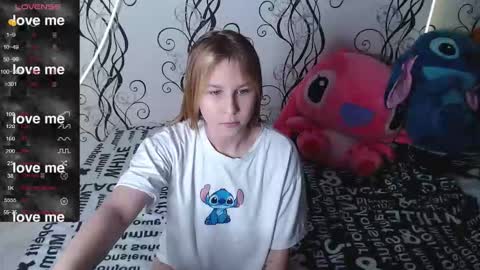 angela online show from October 2025 01:11:01 PM