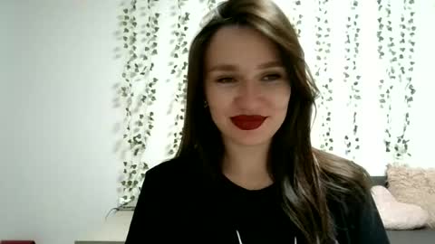 Roza05x online show from June 2026 01:37:02 PM