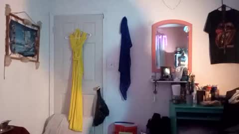 rraineonme online show from April 2026 07:24:02 AM