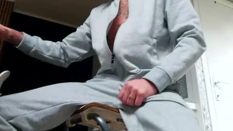 petit cochon online show from October 2025 07:14:01 AM