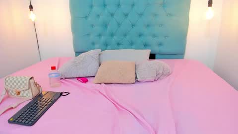 Rubii online show from December 2024 08:47:01 PM