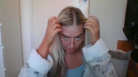 Snapshot of rubyredxxxoxxx chatting on December 2024 02:24:02 PM rubyredxxxoxxx online show from December 2024 02:24:02 PM