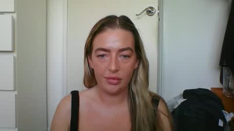 Snapshot of rubyredxxxoxxx chatting on December 2025 09:25:01 AM rubyredxxxoxxx online show from December 2025 09:25:01 AM