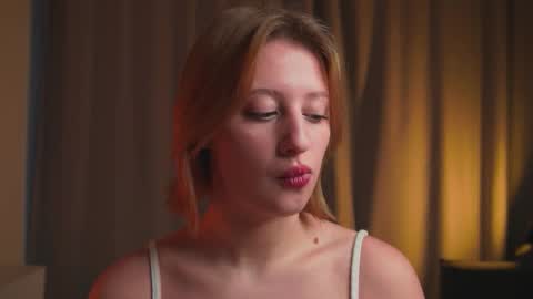 Mila online show from December 2025 04:17:02 AM