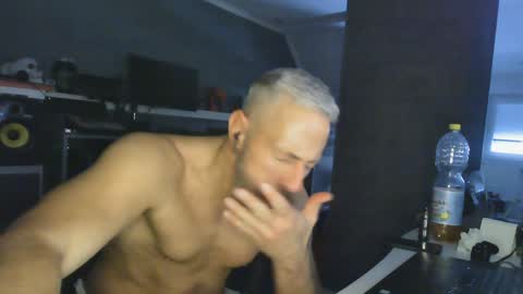 Chico que rico Caliente online show from January 2025 12:15:02 PM