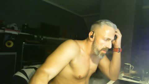 Chico que rico Caliente online show from February 2025 08:46:01 AM