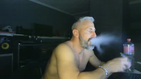 Chico que rico Caliente online show from February 2025 09:07:02 PM