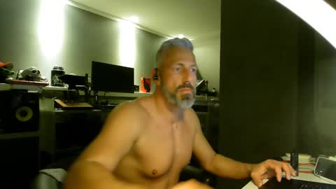 Chico que rico Caliente online show from February 2025 03:29:02 AM