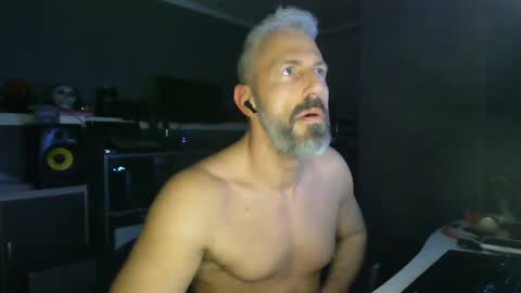 Chico que rico Caliente online show from March 2025 10:55:01 AM