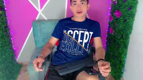 ruiz2416 online show from October 2025 11:24:01 AM