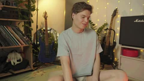 rusbradpitt online show from March 2026 04:35:01 PM