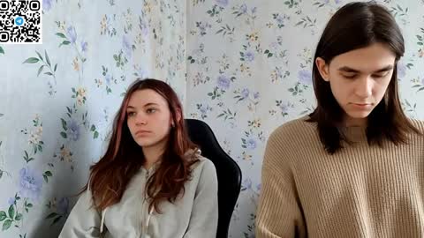 Snapshot of rusmedium chatting on April 2026 07:06:02 AM Lisa and Vlad online show from April 2026 07:06:02 AM