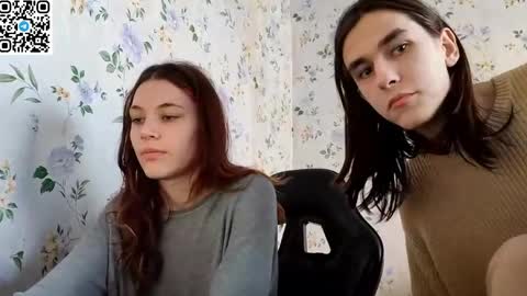 Snapshot of rusmedium chatting on April 2026 07:05:01 AM Lisa and Vlad online show from April 2026 07:05:01 AM