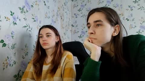 Snapshot of rusmedium chatting on April 2026 07:41:01 AM Lisa and Vlad online show from April 2026 07:41:01 AM