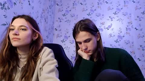 Snapshot of rusmedium chatting on April 2026 07:40:01 PM Lisa and Vlad online show from April 2026 07:40:01 PM