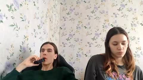 Snapshot of rusmedium chatting on April 2026 07:31:01 AM Lisa and Vlad online show from April 2026 07:31:01 AM