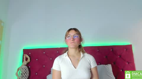 Snapshot of ruth_harvey chatting on December 2024 06:10:01 PM Ruth online show from December 2024 06:10:01 PM