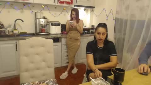 Snapshot of ruxandradanny chatting on January 2025 03:50:01 PM ruxandradanny online show from January 2025 03:50:01 PM