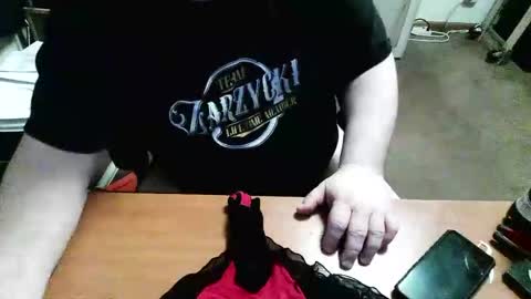 Snapshot of rwzar_1965 chatting on April 2026 03:18:01 AM rwzar_1965 online show from April 2026 03:18:01 AM