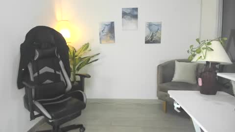 ryan_master_ online show from December 2024 10:01:02 AM