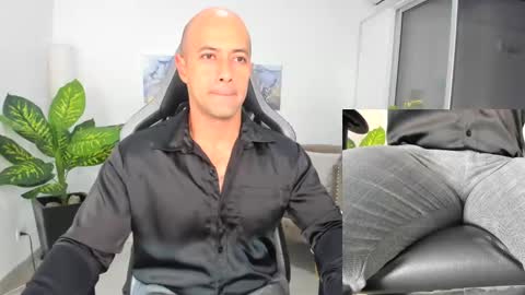 ryan_master_ online show from January 2025 09:07:01 AM