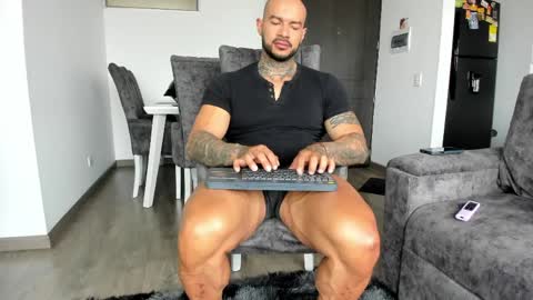 Snapshot of ryanjhonston chatting on April 2026 04:09:01 PM Ryan online show from April 2026 04:09:01 PM